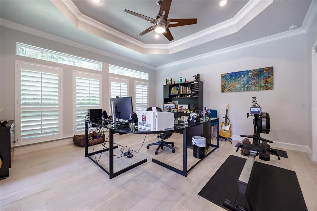 合同活跃: $1,288,500 (5 贝兹, 4 浴室, 3571 平方英尺)