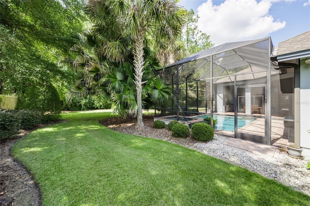 合同活跃: $1,288,500 (5 贝兹, 4 浴室, 3571 平方英尺)