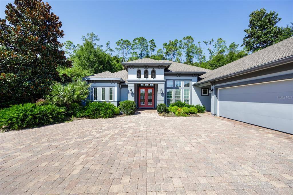 合同活跃: $1,288,500 (5 贝兹, 4 浴室, 3571 平方英尺)