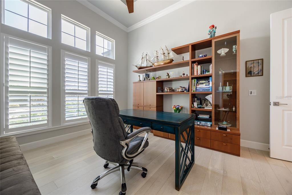 合同活跃: $1,288,500 (5 贝兹, 4 浴室, 3571 平方英尺)