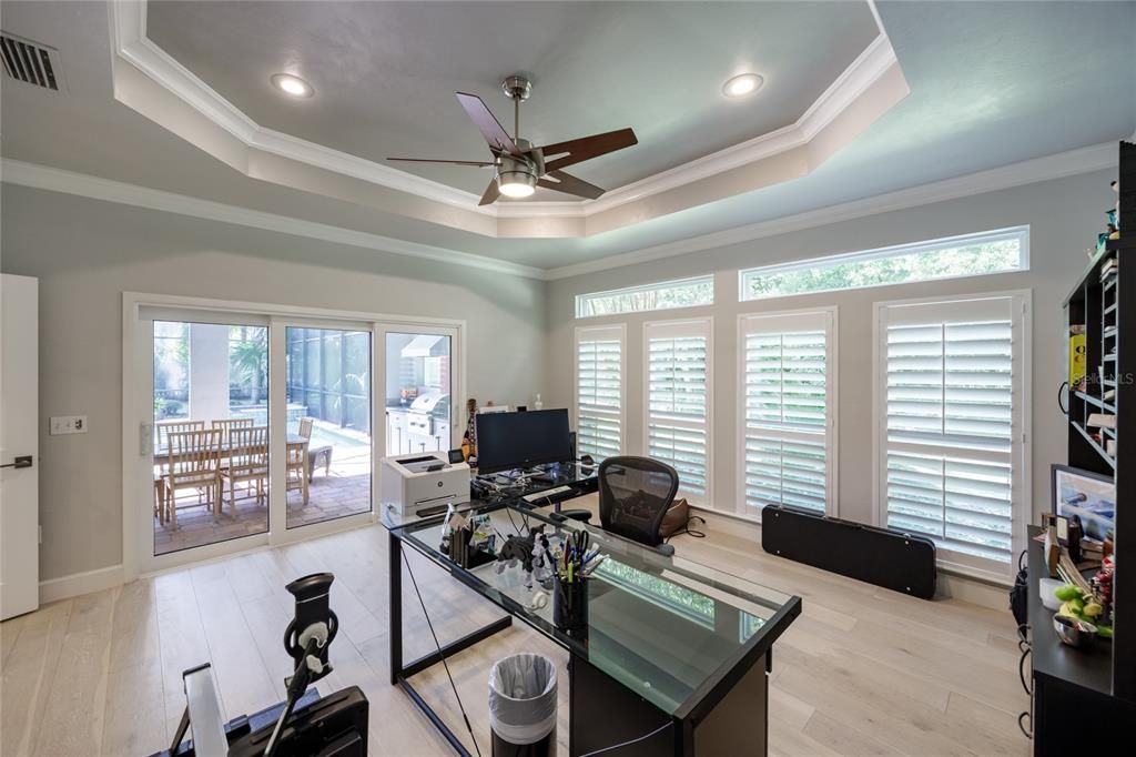 合同活跃: $1,288,500 (5 贝兹, 4 浴室, 3571 平方英尺)