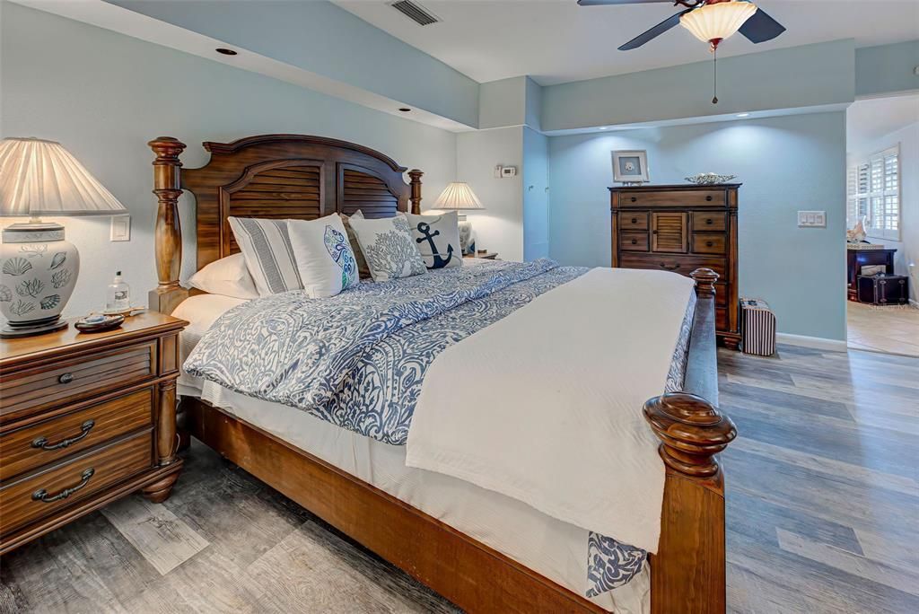 For Sale: $1,450,000 (4 beds, 4 baths, 2370 Square Feet)