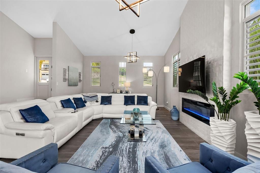 待售: $1,645,000 (5 贝兹, 5 浴室, 3526 平方英尺)