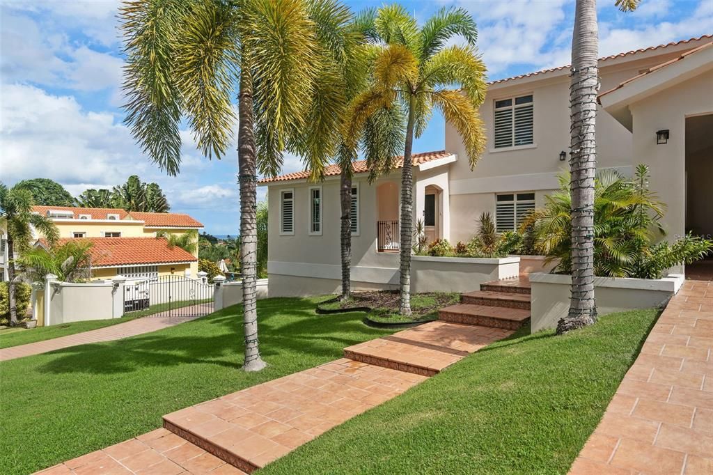 待售: $1,645,000 (5 贝兹, 5 浴室, 3526 平方英尺)