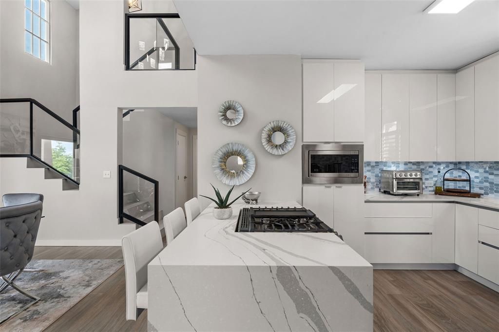 待售: $1,645,000 (5 贝兹, 5 浴室, 3526 平方英尺)