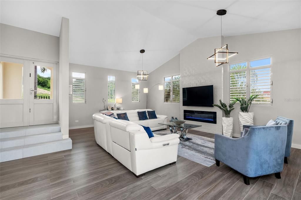 待售: $1,645,000 (5 贝兹, 5 浴室, 3526 平方英尺)