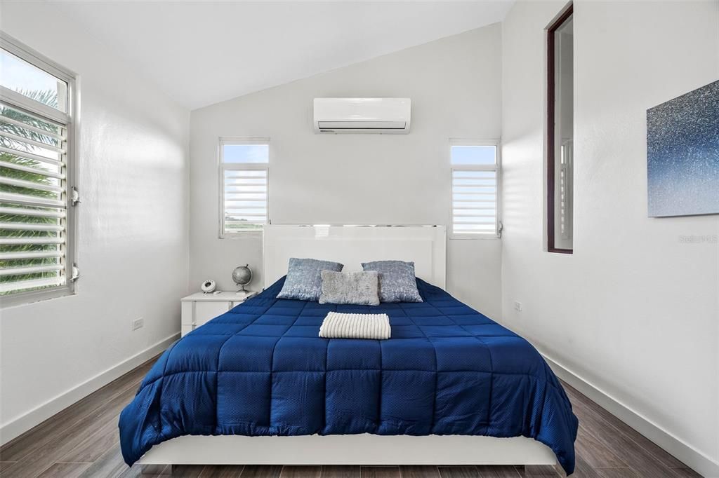 待售: $1,645,000 (5 贝兹, 5 浴室, 3526 平方英尺)