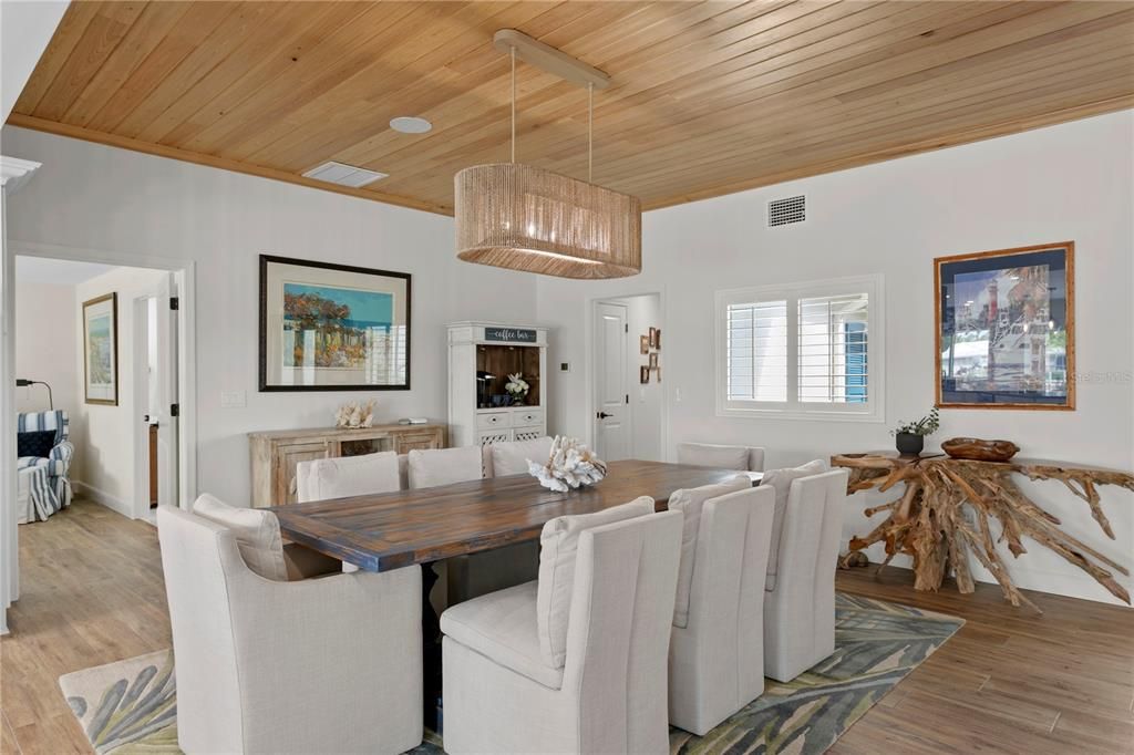 Active With Contract: $1,995,000 (3 beds, 2 baths, 2348 Square Feet)