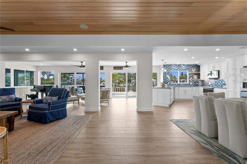 Active With Contract: $1,995,000 (3 beds, 2 baths, 2348 Square Feet)