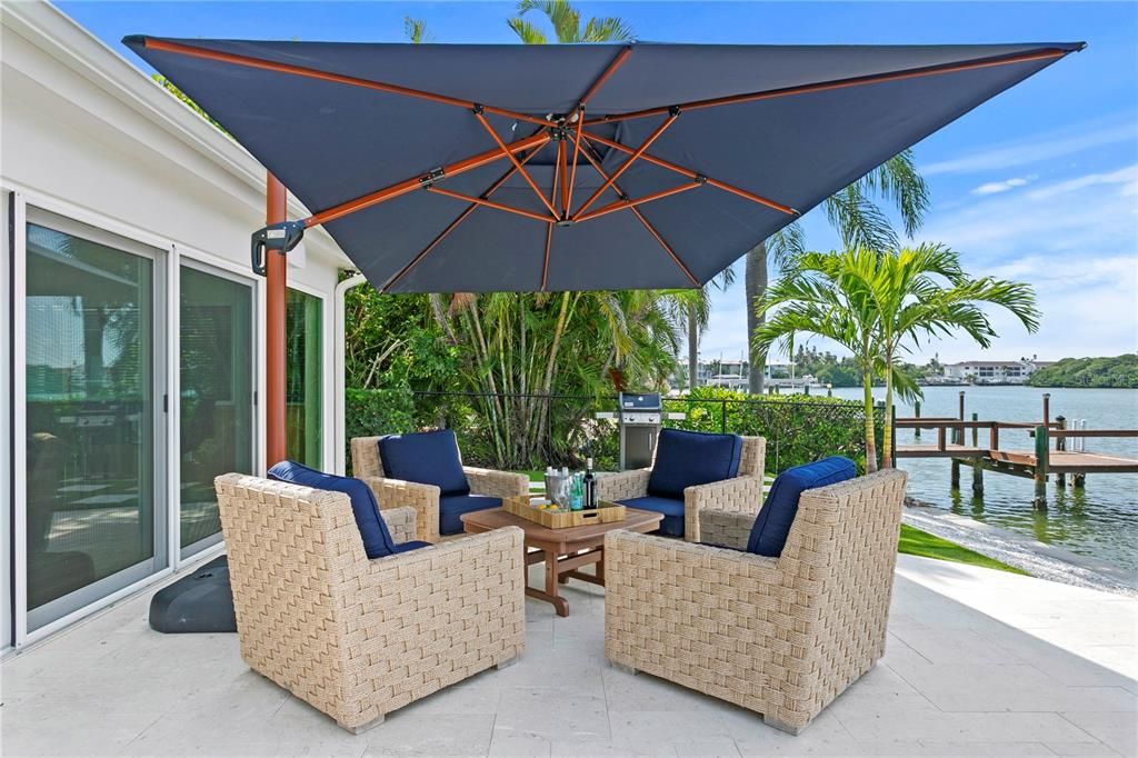 Active With Contract: $1,995,000 (3 beds, 2 baths, 2348 Square Feet)