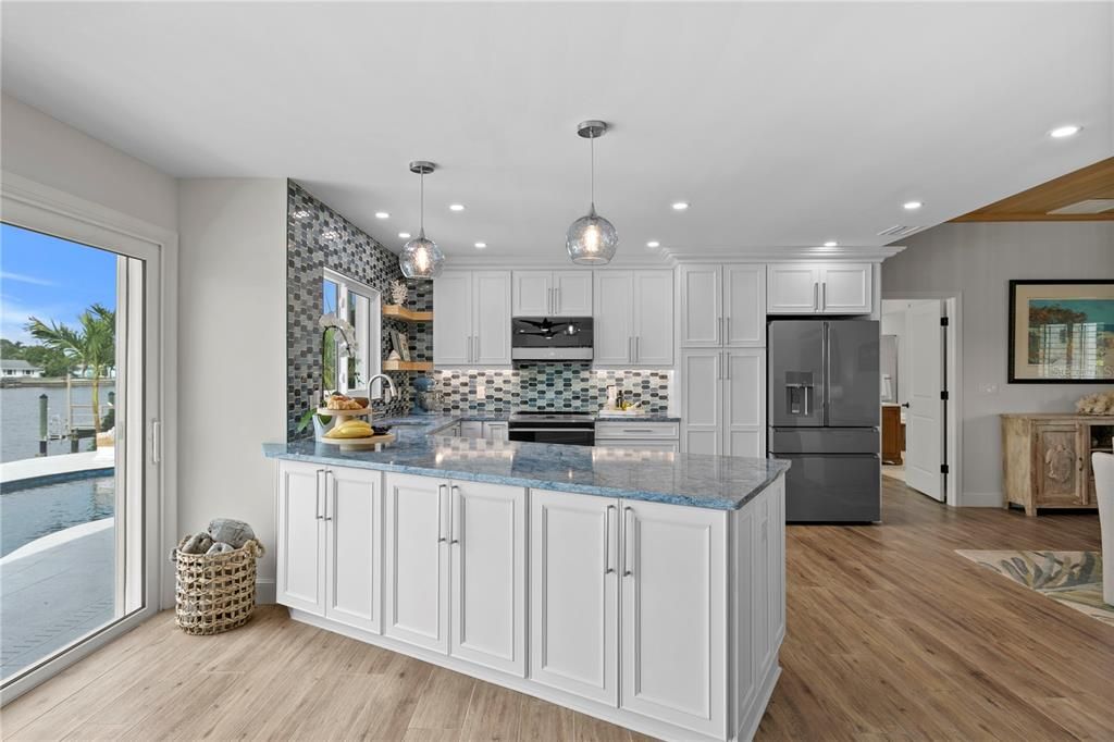 Active With Contract: $1,995,000 (3 beds, 2 baths, 2348 Square Feet)