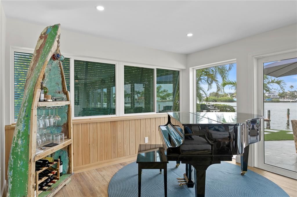 Active With Contract: $1,995,000 (3 beds, 2 baths, 2348 Square Feet)