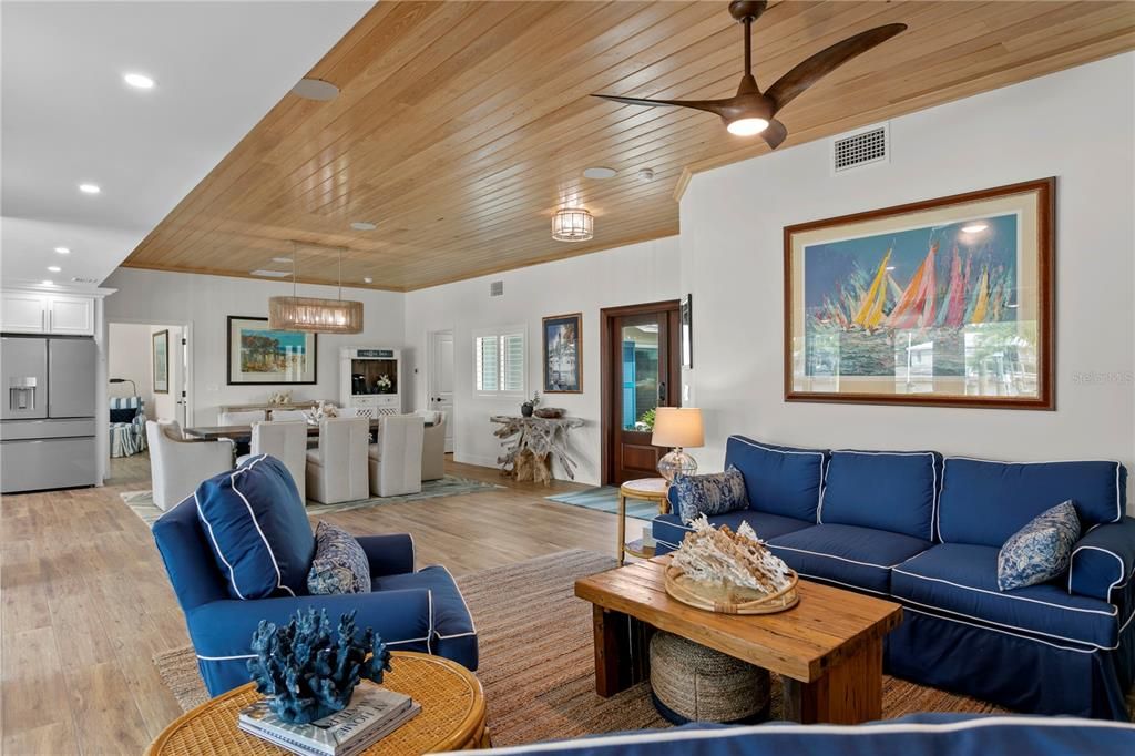 Active With Contract: $1,995,000 (3 beds, 2 baths, 2348 Square Feet)