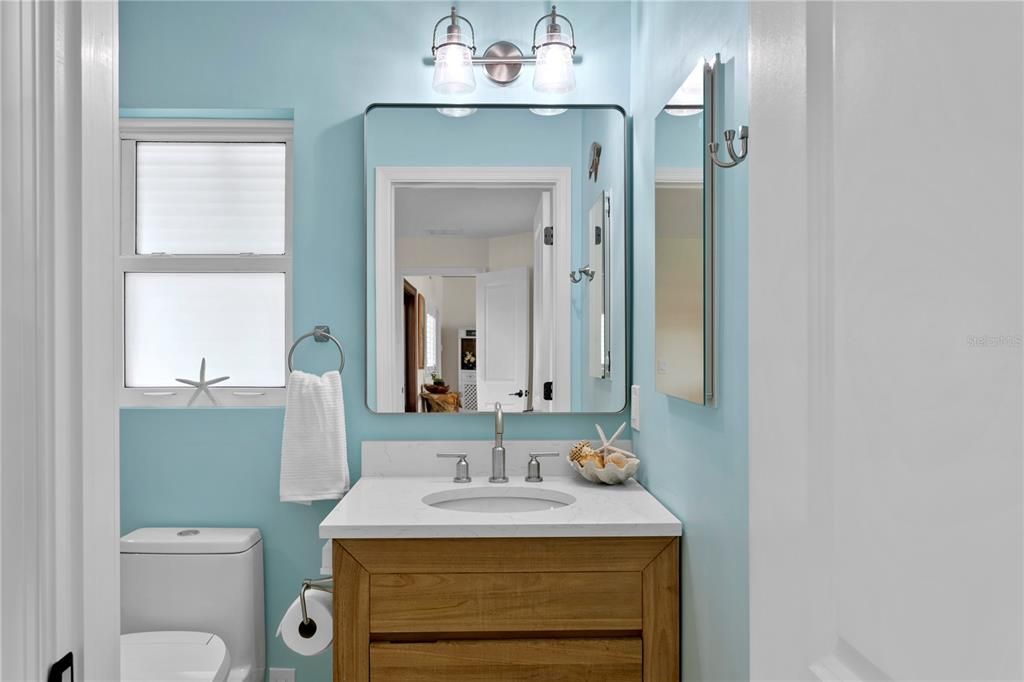 Active With Contract: $1,995,000 (3 beds, 2 baths, 2348 Square Feet)