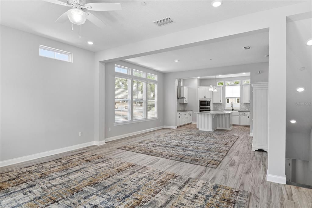 For Sale: $575,000 (3 beds, 3 baths, 1817 Square Feet)