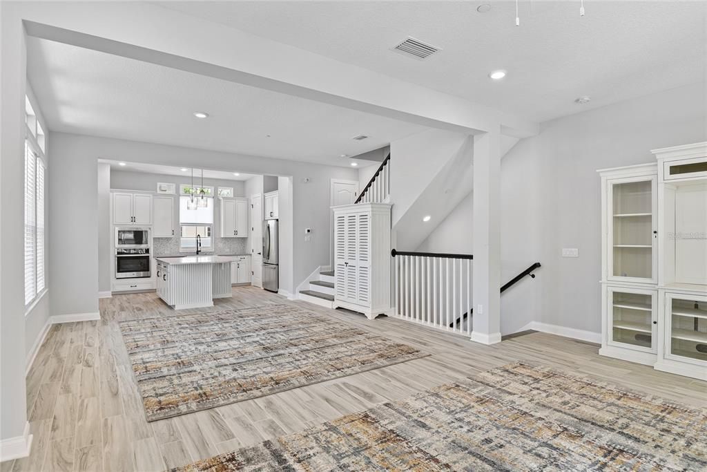 For Sale: $575,000 (3 beds, 3 baths, 1817 Square Feet)