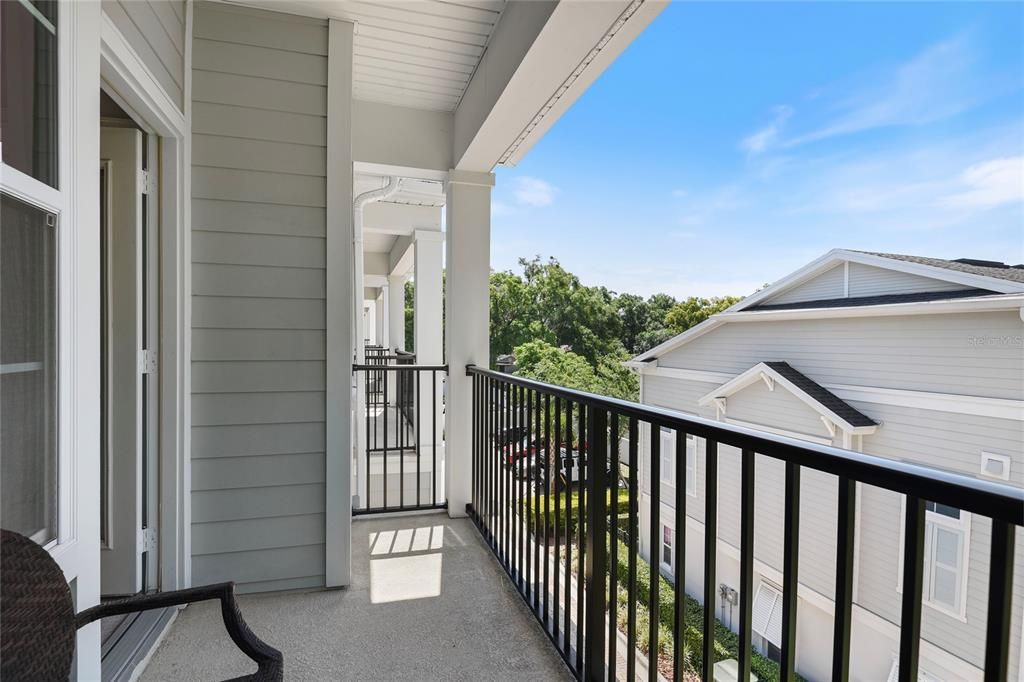 For Sale: $575,000 (3 beds, 3 baths, 1817 Square Feet)