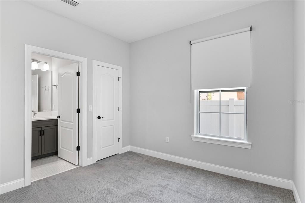 For Sale: $575,000 (3 beds, 3 baths, 1817 Square Feet)