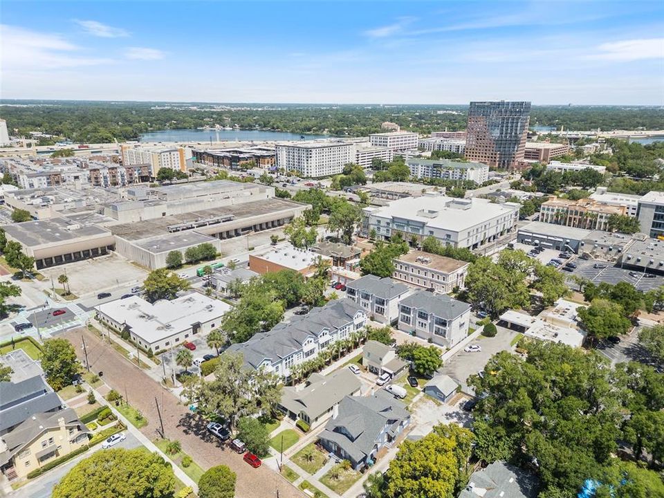 For Sale: $575,000 (3 beds, 3 baths, 1817 Square Feet)