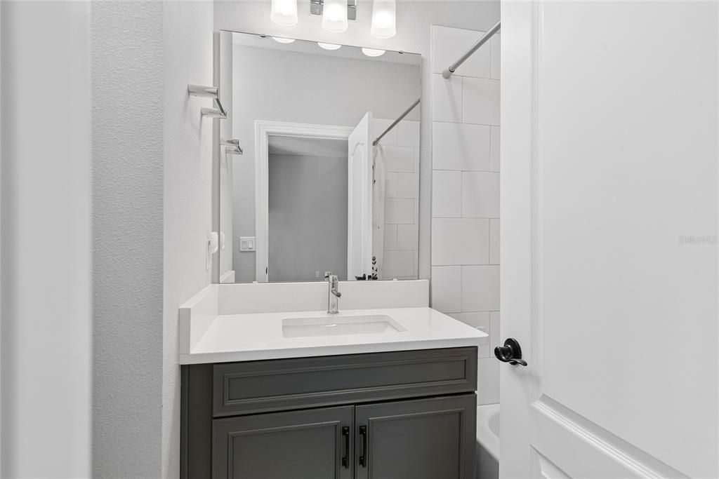 For Sale: $575,000 (3 beds, 3 baths, 1817 Square Feet)