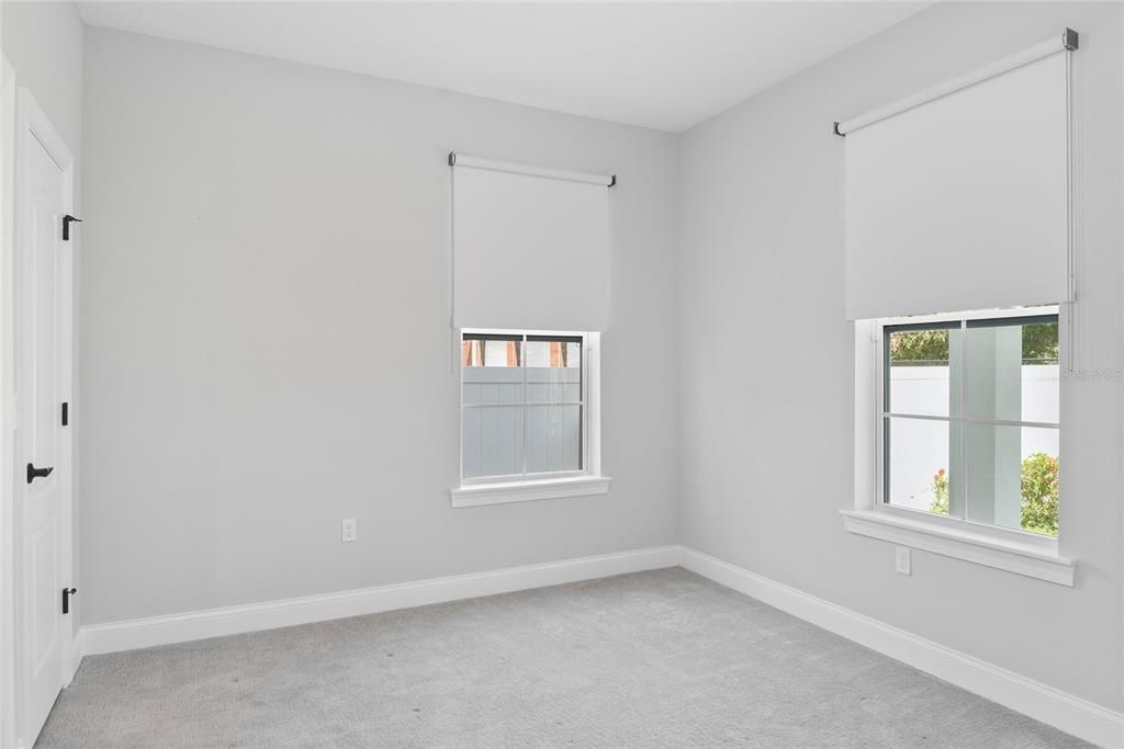 For Sale: $575,000 (3 beds, 3 baths, 1817 Square Feet)