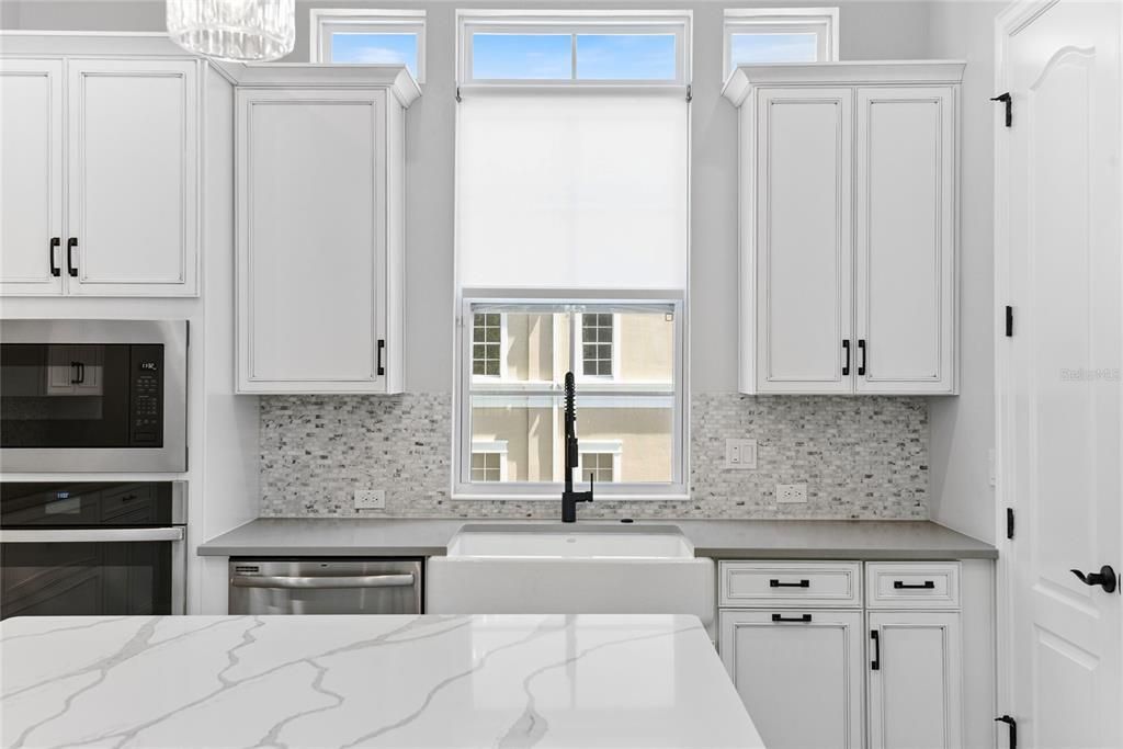 For Sale: $575,000 (3 beds, 3 baths, 1817 Square Feet)