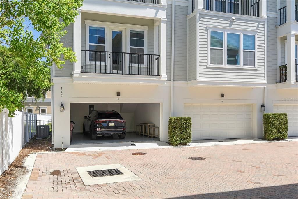 For Sale: $575,000 (3 beds, 3 baths, 1817 Square Feet)