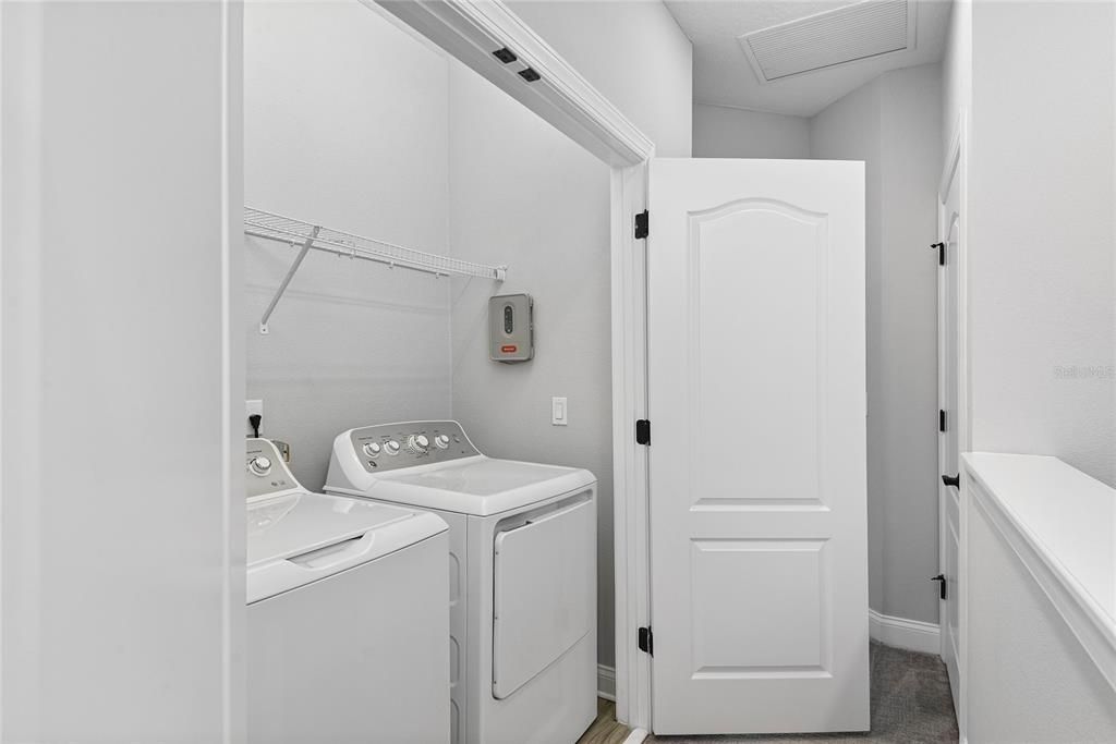 For Sale: $575,000 (3 beds, 3 baths, 1817 Square Feet)