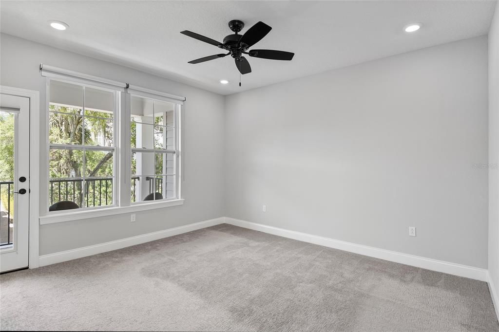 For Sale: $575,000 (3 beds, 3 baths, 1817 Square Feet)