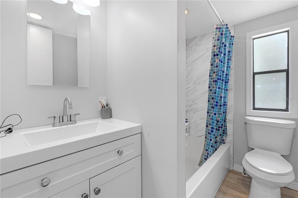 На продажу: $129,900 (3 спален, 2 ванн, 864 Квадратных фут)