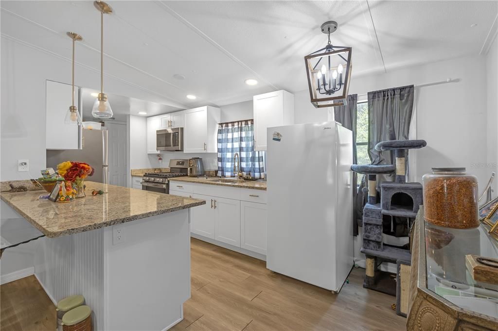 На продажу: $129,900 (3 спален, 2 ванн, 864 Квадратных фут)