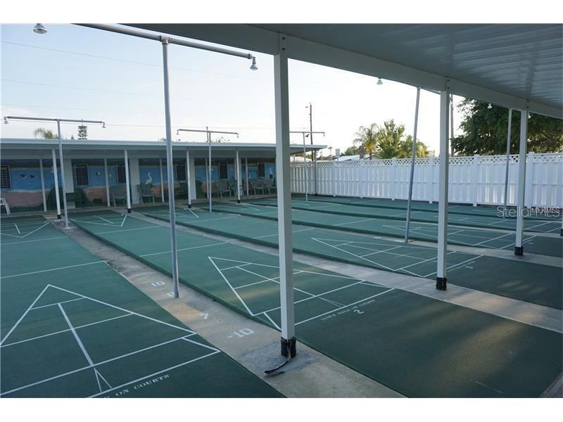 For Sale: $143,500 (2 beds, 1 baths, 825 Square Feet)