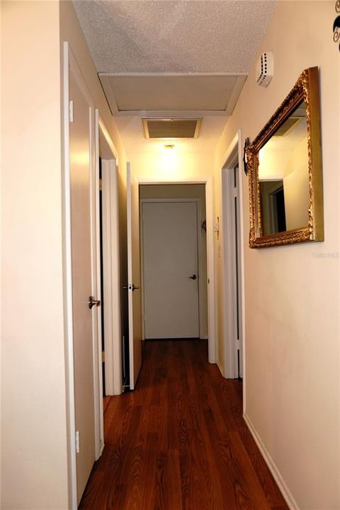 For Sale: $143,500 (2 beds, 1 baths, 825 Square Feet)