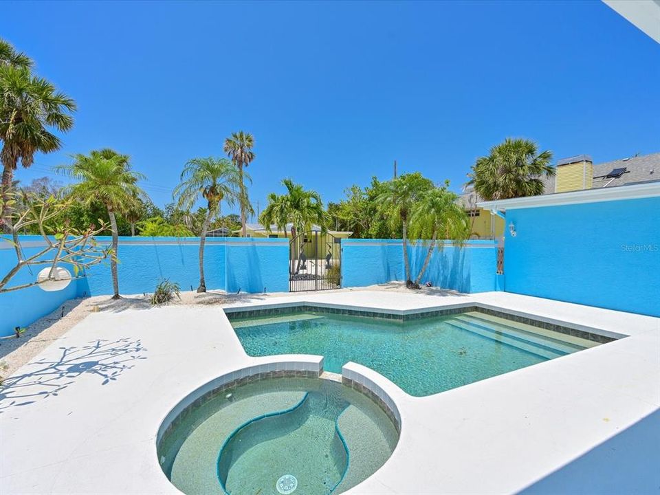 For Sale: $1,999,000 (2 beds, 3 baths, 2823 Square Feet)