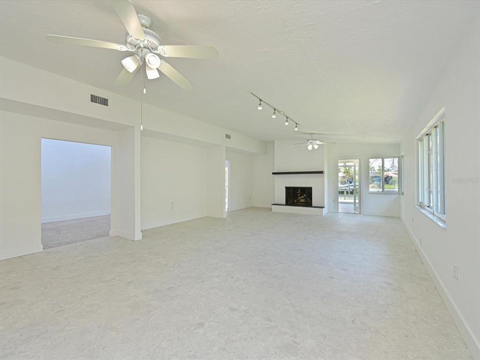 For Sale: $1,999,000 (2 beds, 3 baths, 2823 Square Feet)