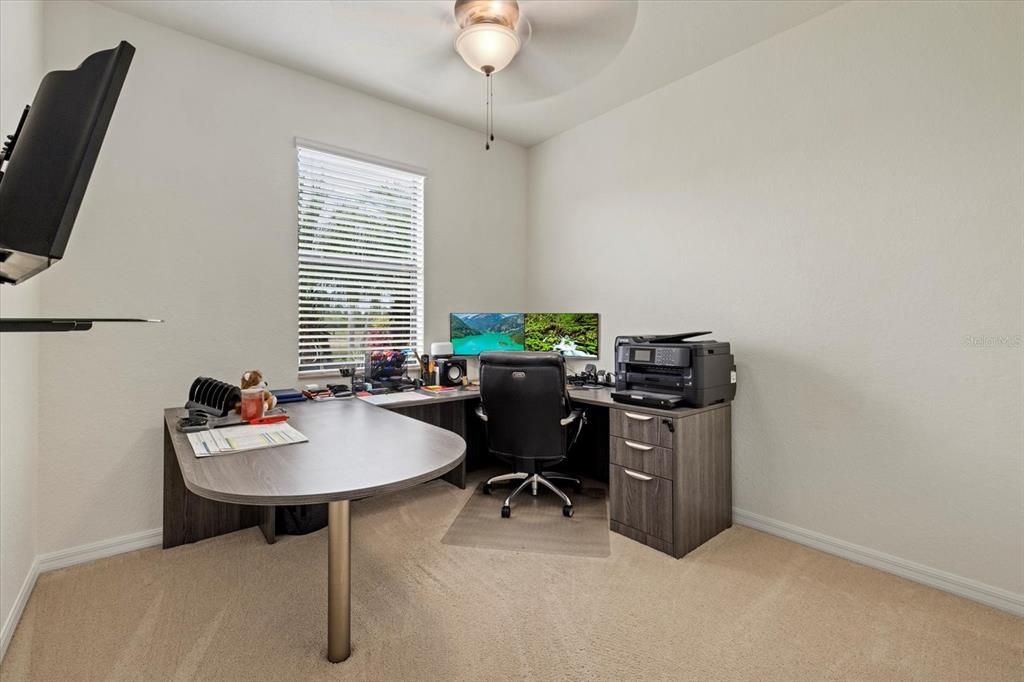 Active With Contract: $400,000 (3 beds, 2 baths, 1649 Square Feet)