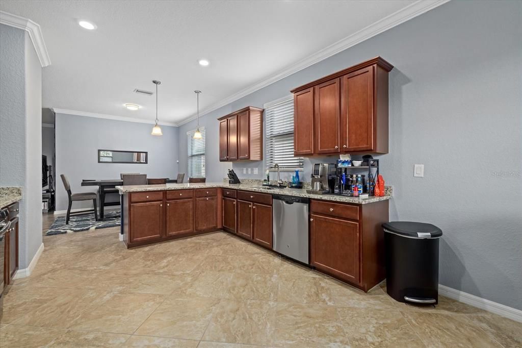 Active With Contract: $400,000 (3 beds, 2 baths, 1649 Square Feet)