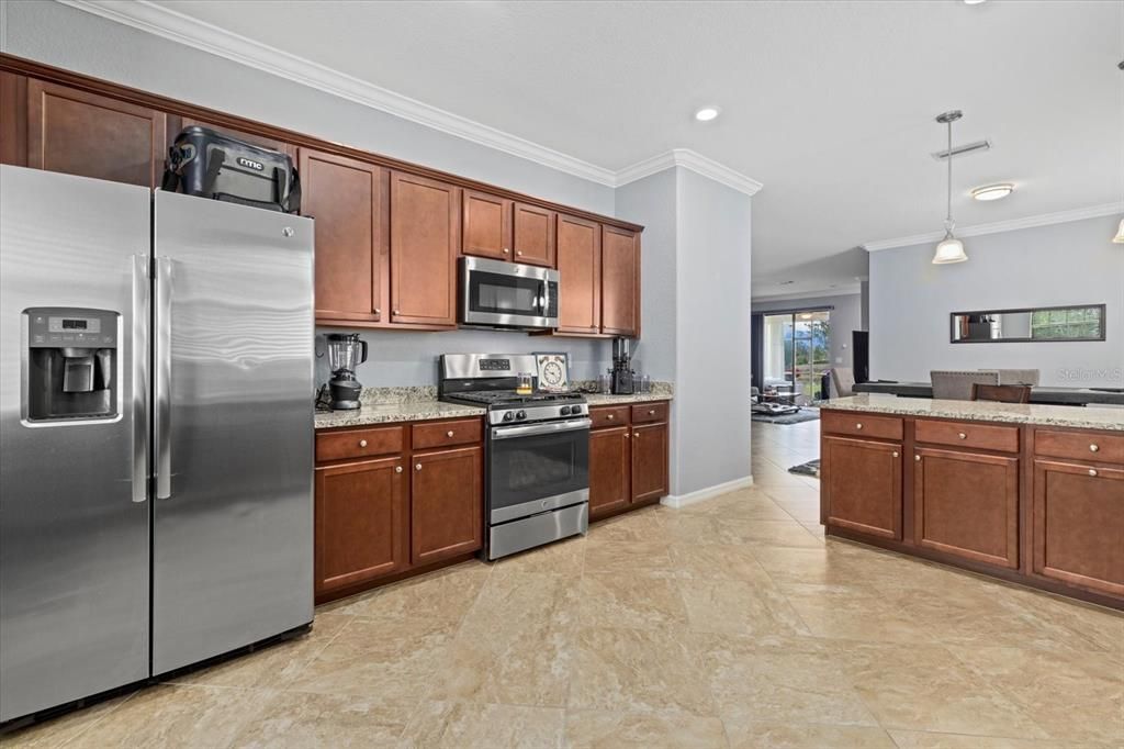 Active With Contract: $400,000 (3 beds, 2 baths, 1649 Square Feet)