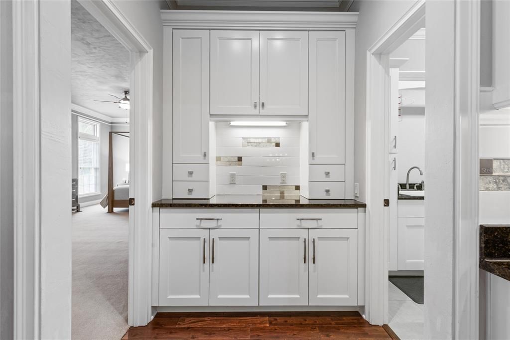 En Venta: $1,145,000 (4 camas, 3 baños, 3278 Pies cuadrados)