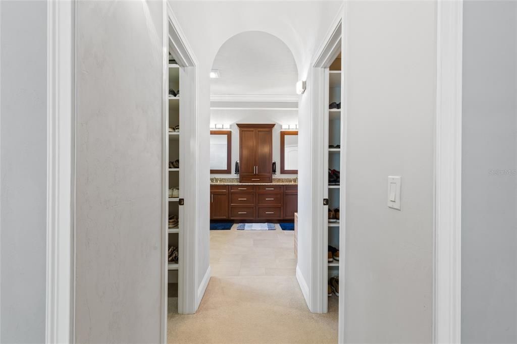 En Venta: $1,145,000 (4 camas, 3 baños, 3278 Pies cuadrados)