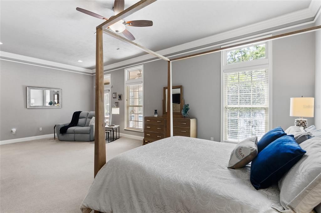 En Venta: $1,145,000 (4 camas, 3 baños, 3278 Pies cuadrados)