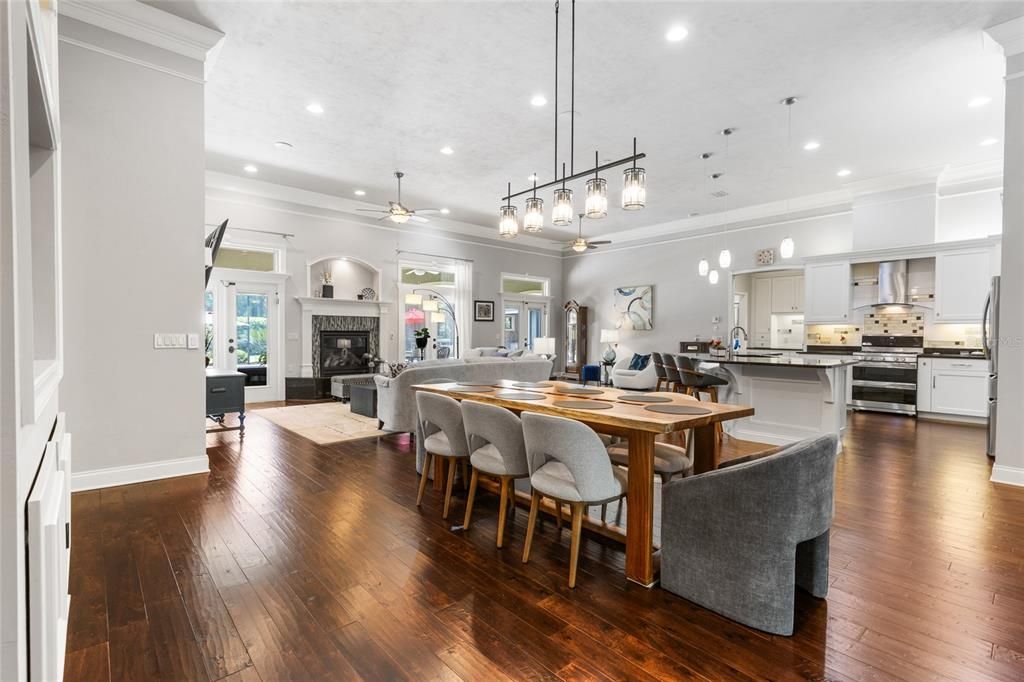 En Venta: $1,145,000 (4 camas, 3 baños, 3278 Pies cuadrados)