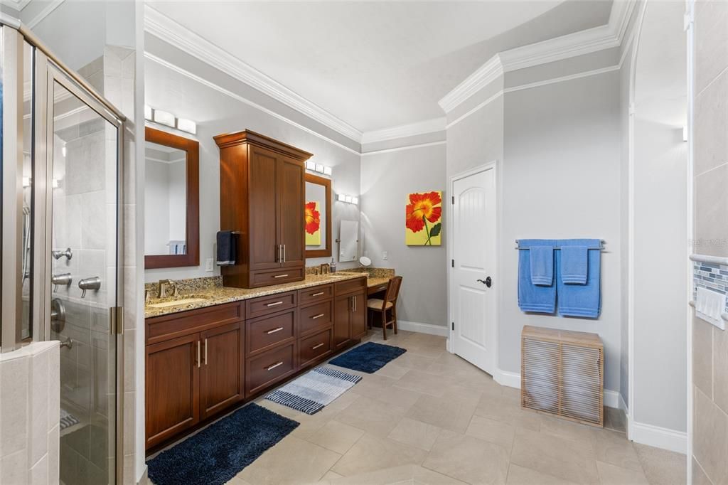 En Venta: $1,145,000 (4 camas, 3 baños, 3278 Pies cuadrados)