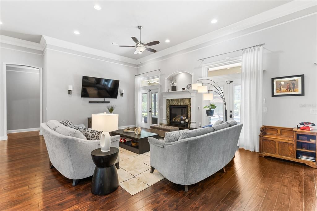 En Venta: $1,145,000 (4 camas, 3 baños, 3278 Pies cuadrados)