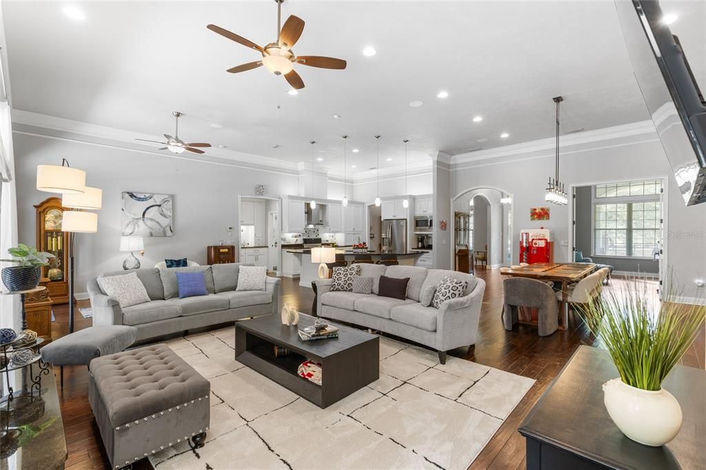 En Venta: $1,145,000 (4 camas, 3 baños, 3278 Pies cuadrados)