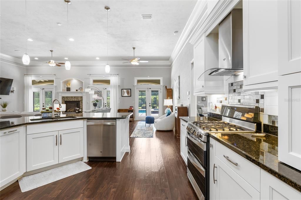 En Venta: $1,145,000 (4 camas, 3 baños, 3278 Pies cuadrados)