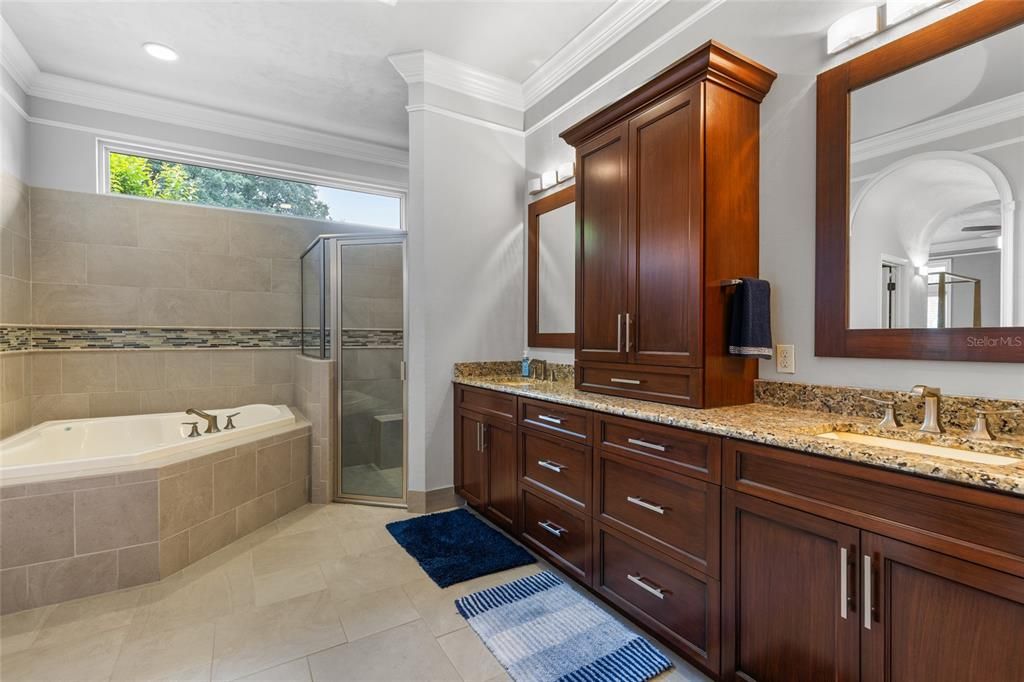 En Venta: $1,145,000 (4 camas, 3 baños, 3278 Pies cuadrados)