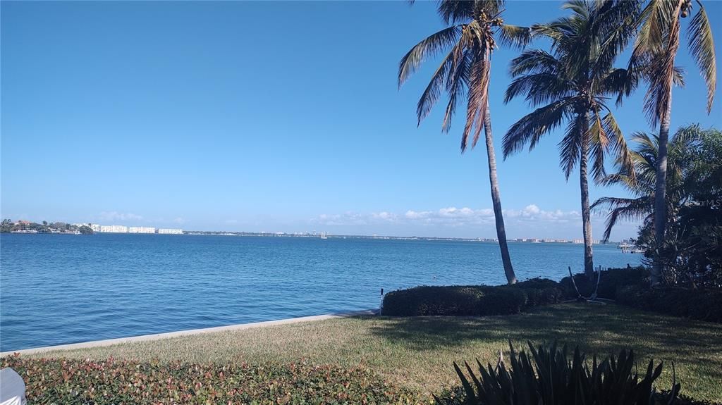 En Venta: $1,700,000 (0.25 acres)