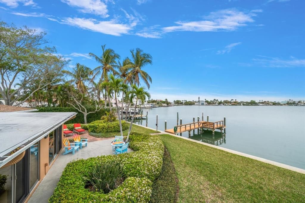 En Venta: $1,700,000 (0.25 acres)