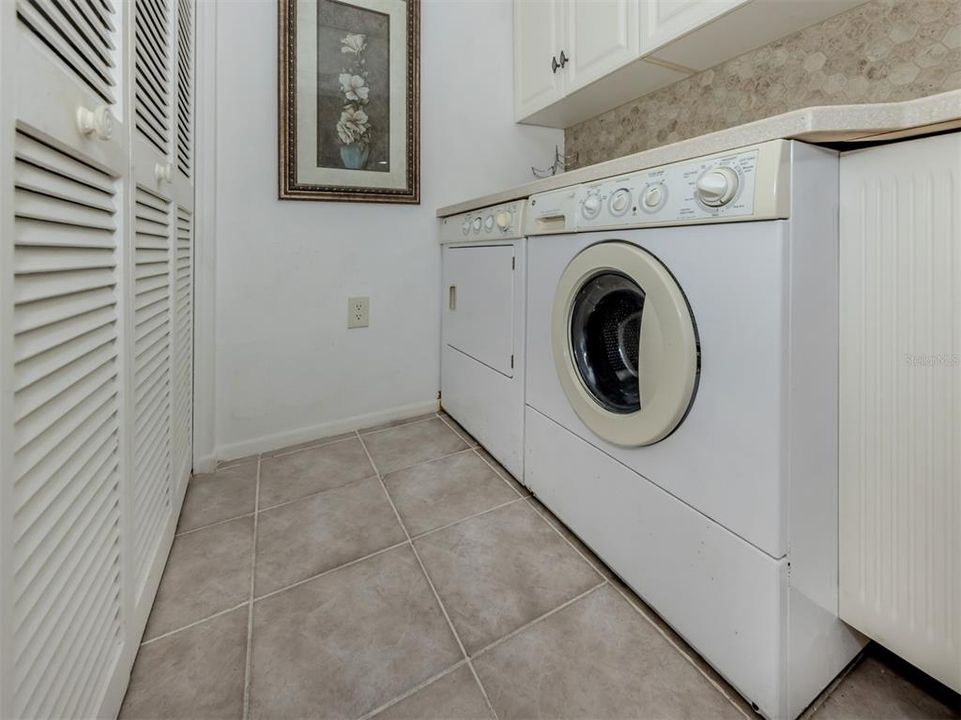 待售: $225,000 (2 贝兹, 2 浴室, 1120 平方英尺)